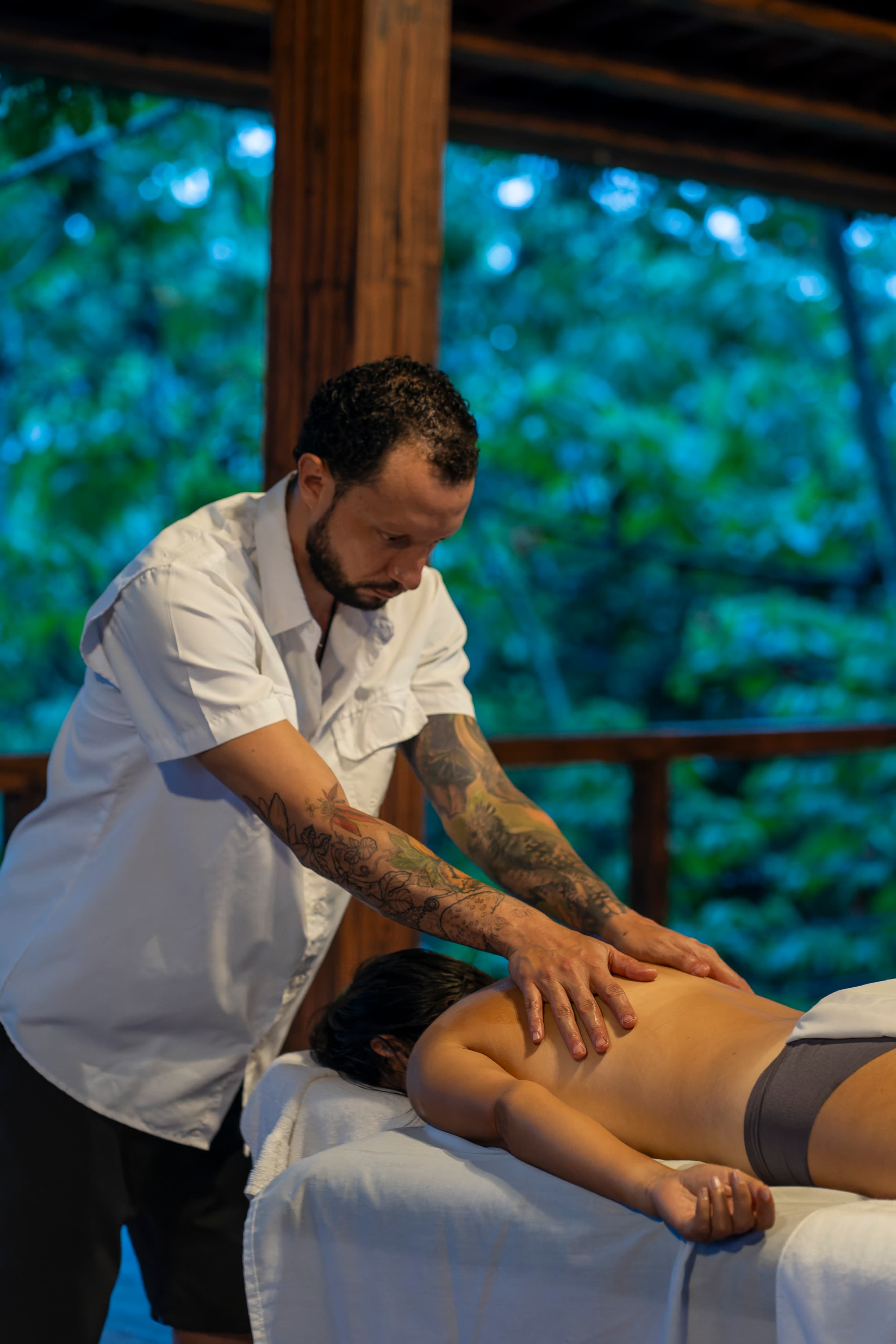 Terapia de masaje al aire libre en Costa Rica